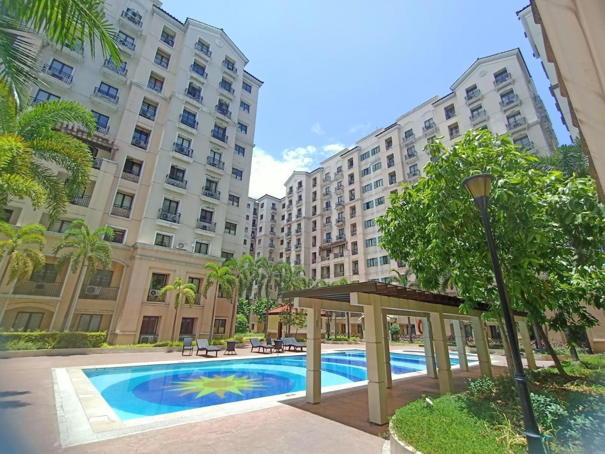 Taj'S Condotel Pasay Esterno foto