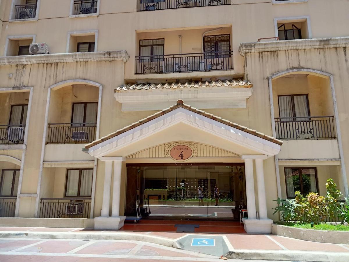 Taj'S Condotel Pasay Esterno foto